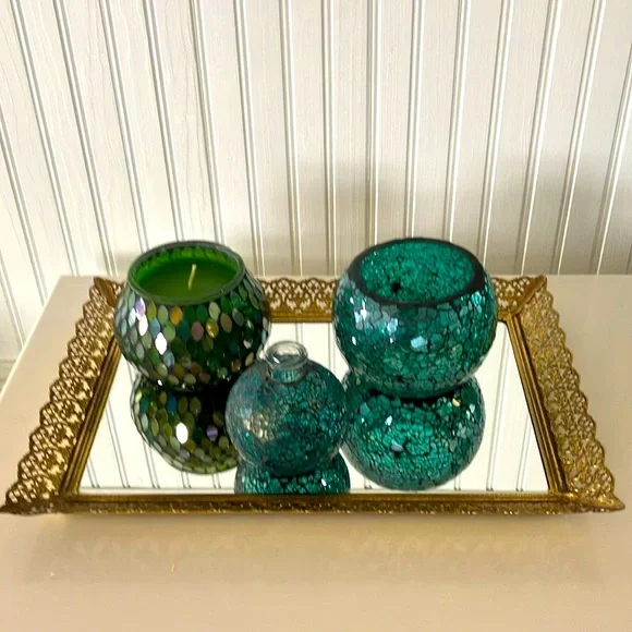 Vintage Gold Filigree Elegant Gold Framed Mirror Tray. - Picture 10 of 11